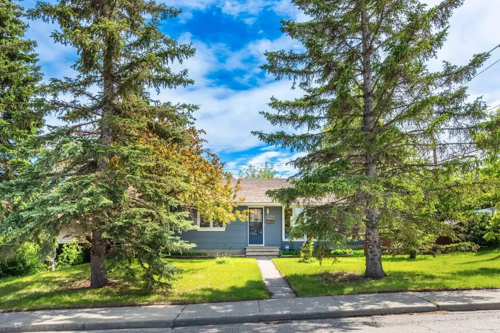 423 Spyhill Road NW Calgary AB T2K 3P1
