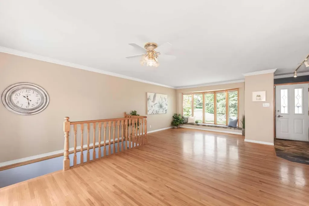 423 Spyhill Road NW Calgary AB T2K 3P1