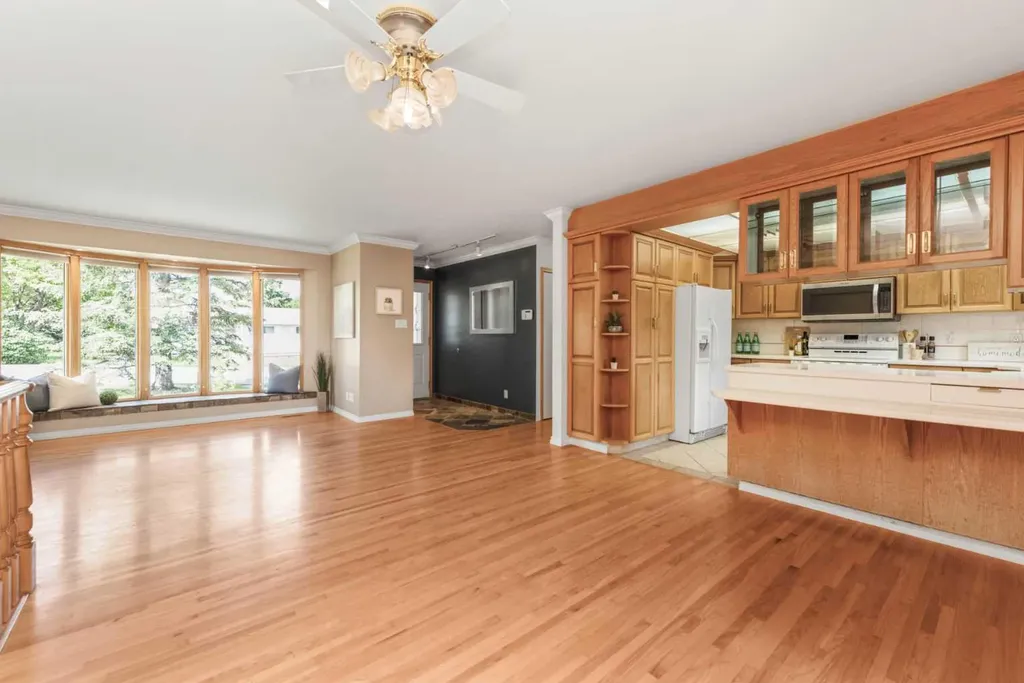 423 Spyhill Road NW Calgary AB T2K 3P1
