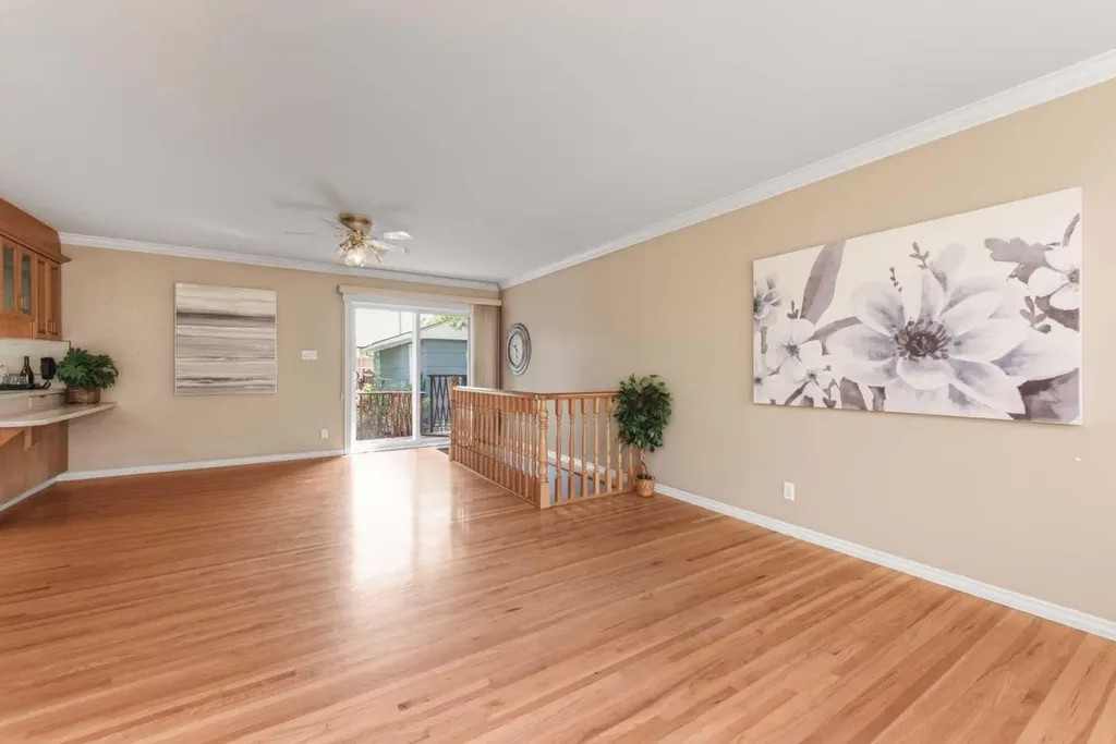 423 Spyhill Road NW Calgary AB T2K 3P1