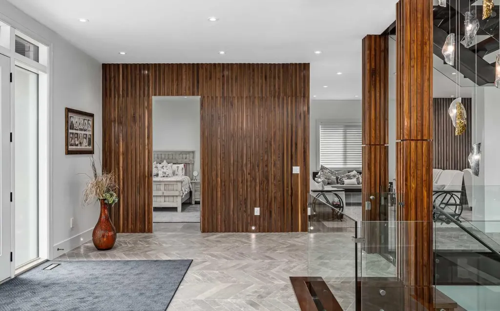 1911 52 Street NW Calgary AB T3B 1C3