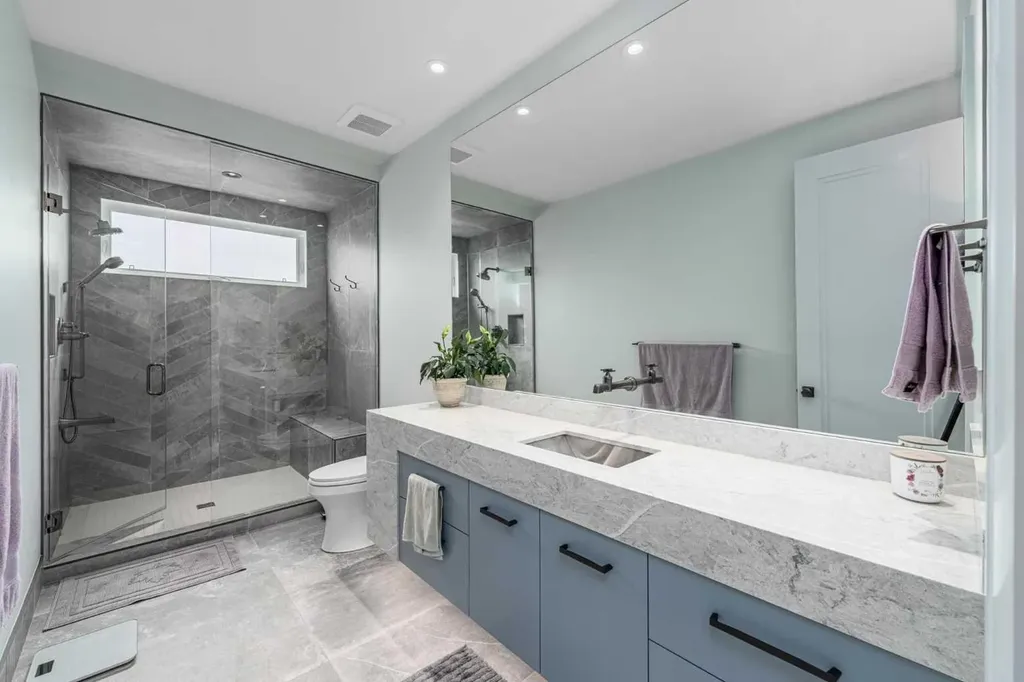 1911 52 Street NW Calgary AB T3B 1C3