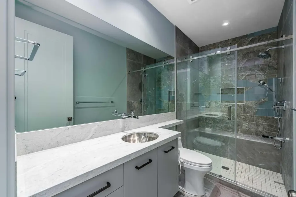 1911 52 Street NW Calgary AB T3B 1C3
