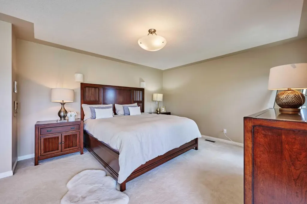 4057 Edgevalley Landing NW Calgary AB T3A 5H5