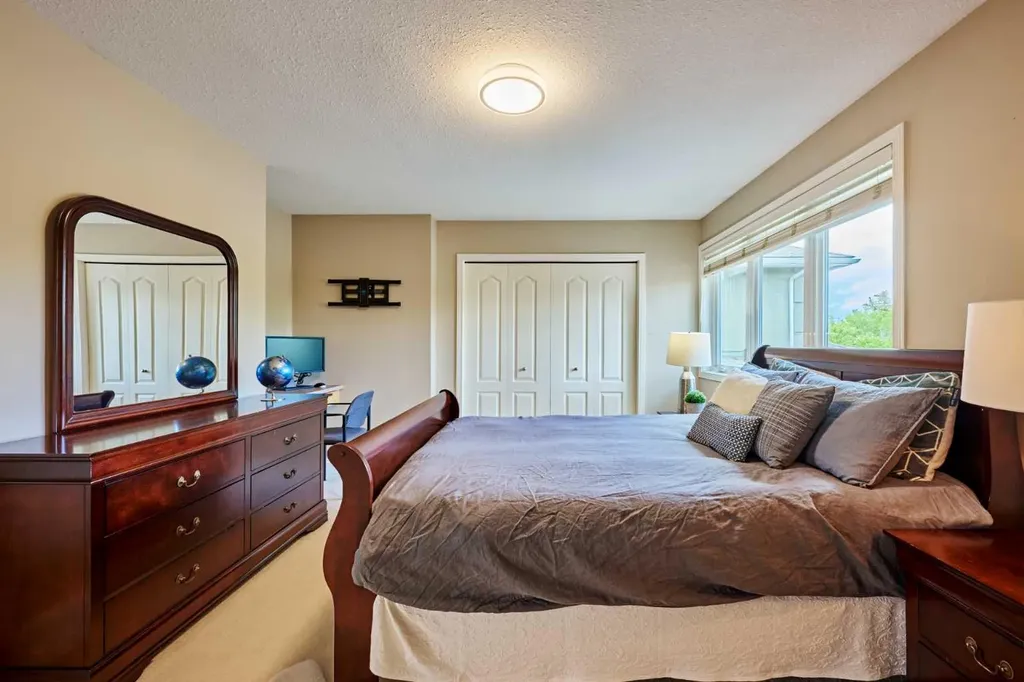 4057 Edgevalley Landing NW Calgary AB T3A 5H5
