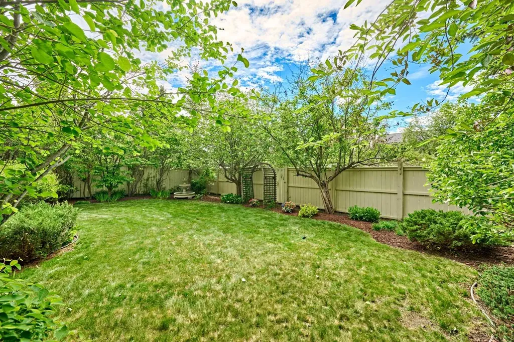 4057 Edgevalley Landing NW Calgary AB T3A 5H5