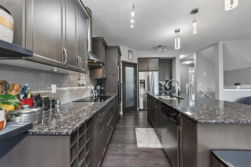 18 Skyview Shores Place NE Calgary AB T3N 0H7