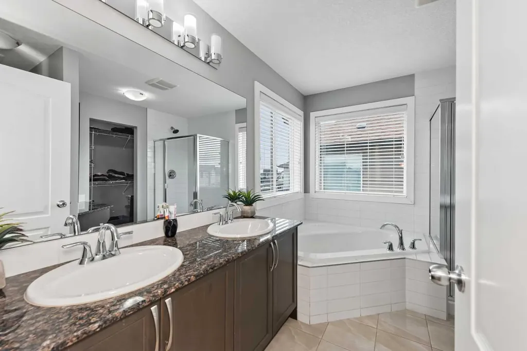 18 Skyview Shores Place NE Calgary AB T3N 0H7