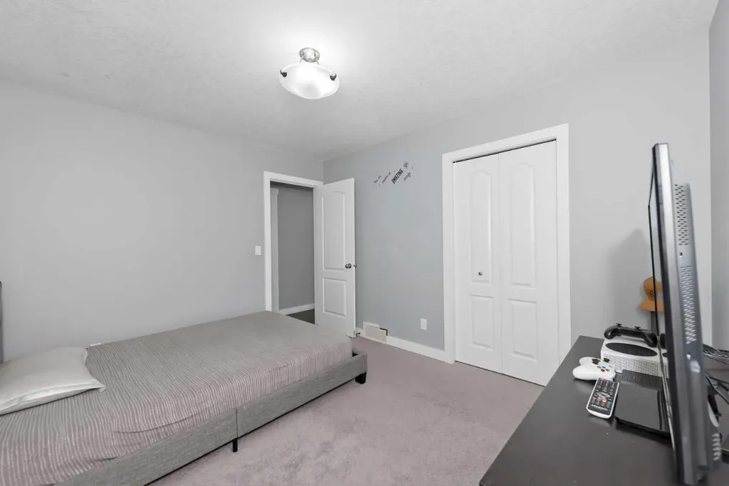18 Skyview Shores Place NE Calgary AB T3N 0H7