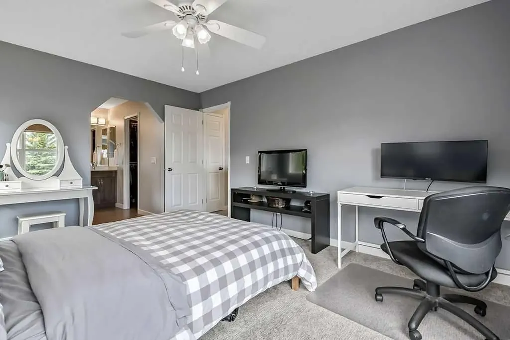 357 Hidden Valley Place NW Calgary AB T3A 5L7