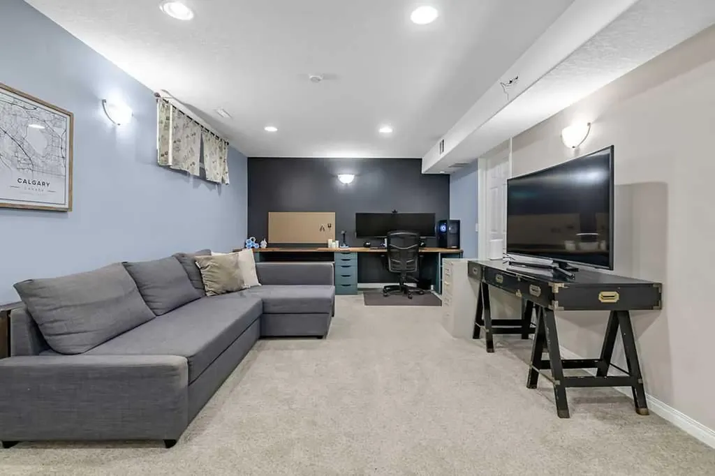 357 Hidden Valley Place NW Calgary AB T3A 5L7