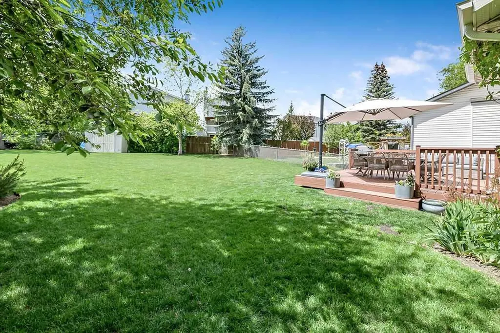 357 Hidden Valley Place NW Calgary AB T3A 5L7