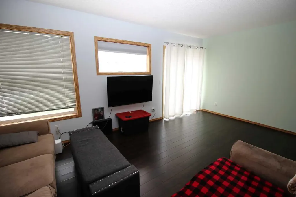 215 Millview Green SW Calgary AB T2Y 3W1