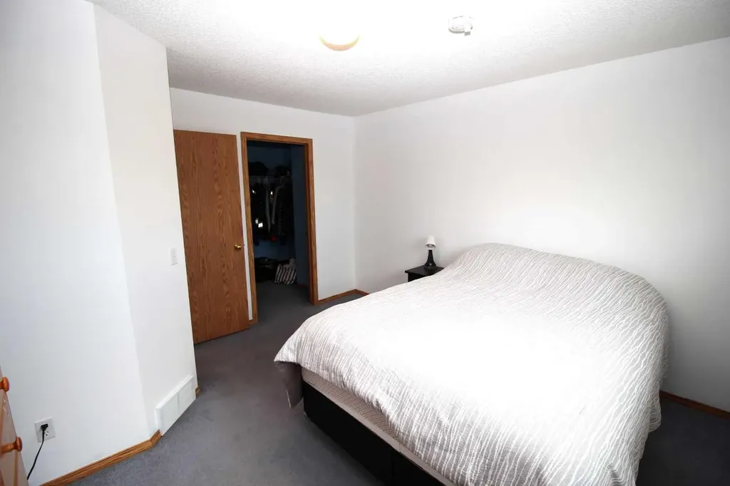 215 Millview Green SW Calgary AB T2Y 3W1