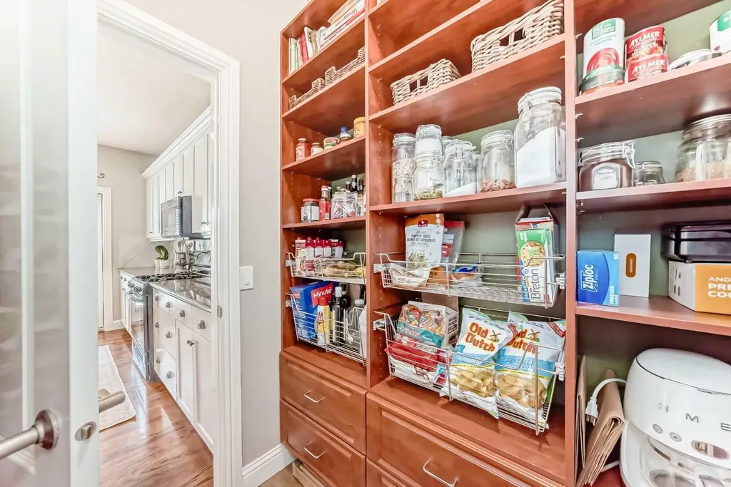 12 Chapala Heath SE Calgary AB T2X 3P9