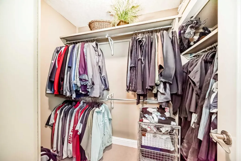 12 Chapala Heath SE Calgary AB T2X 3P9