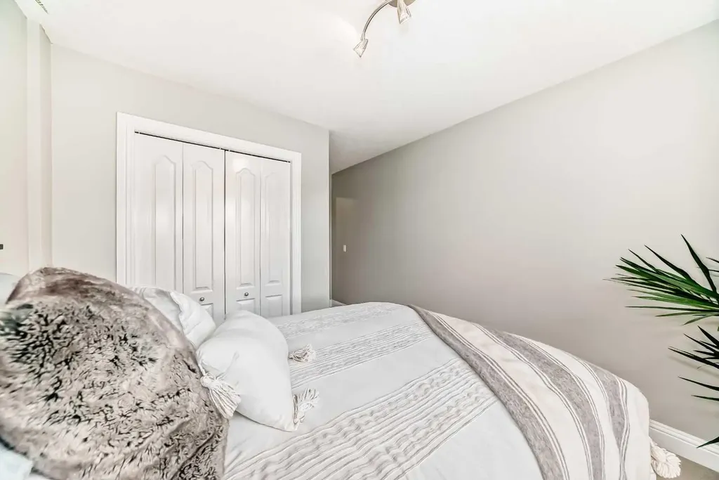 12 Chapala Heath SE Calgary AB T2X 3P9