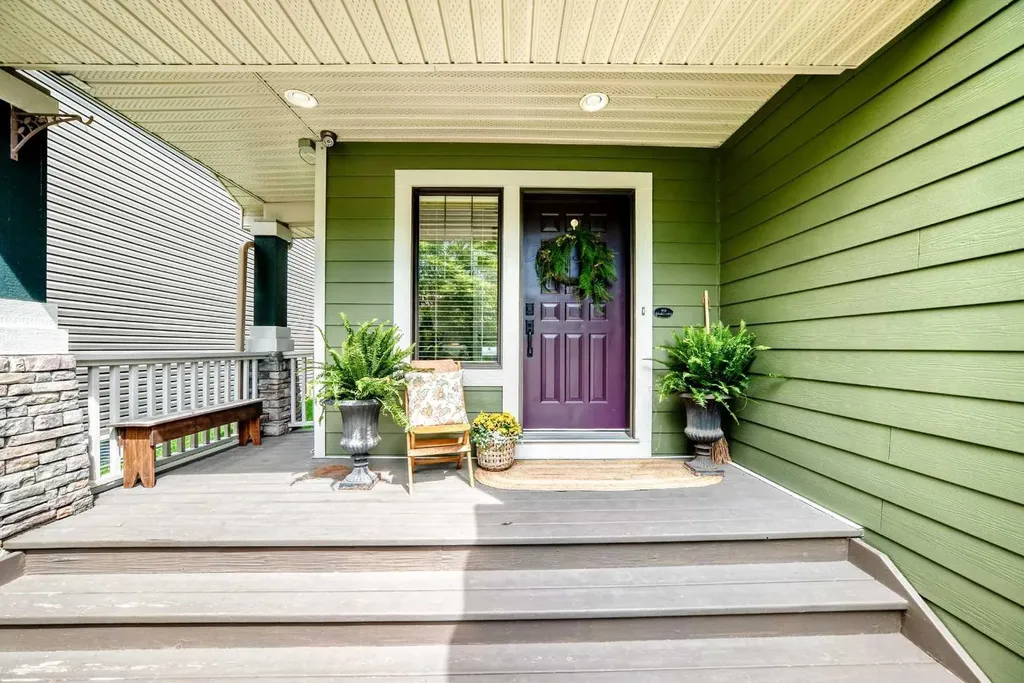 12 Chapala Heath SE Calgary AB T2X 3P9