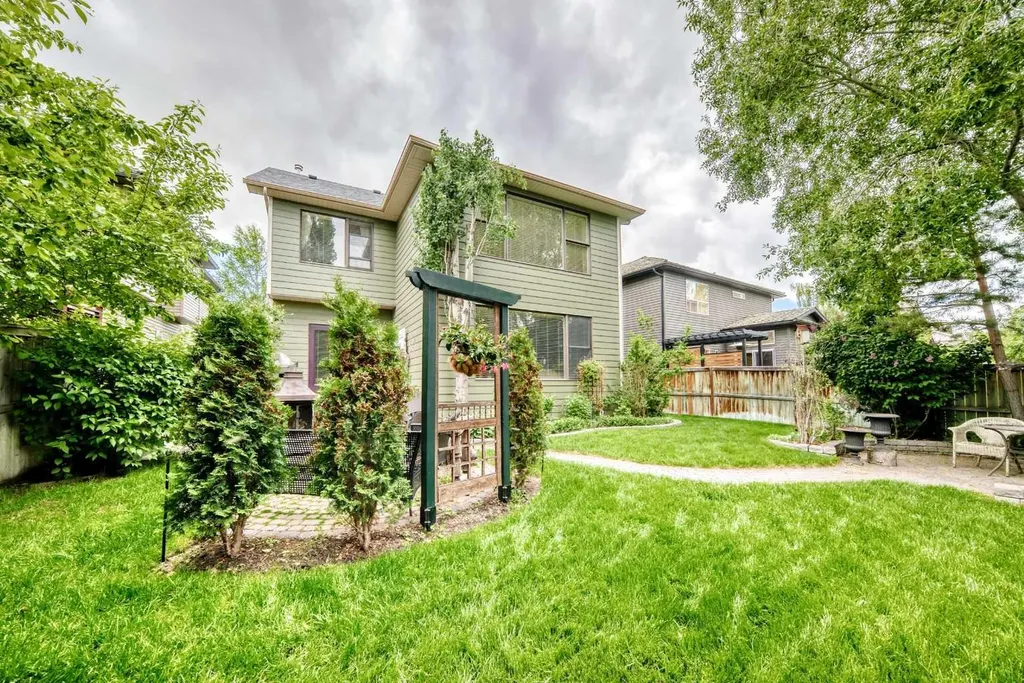 12 Chapala Heath SE Calgary AB T2X 3P9