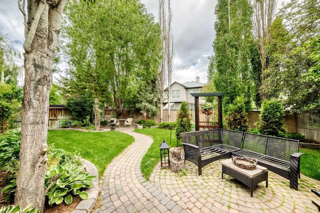 12 Chapala Heath SE Calgary AB T2X 3P9