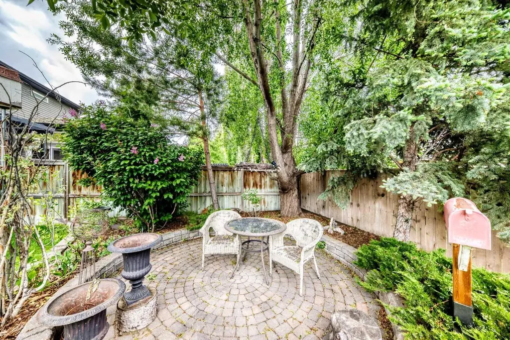 12 Chapala Heath SE Calgary AB T2X 3P9