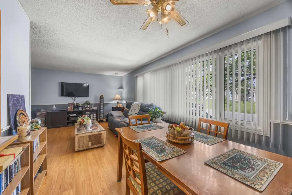 272 Huntington Close NE Calgary AB T2K 5B3