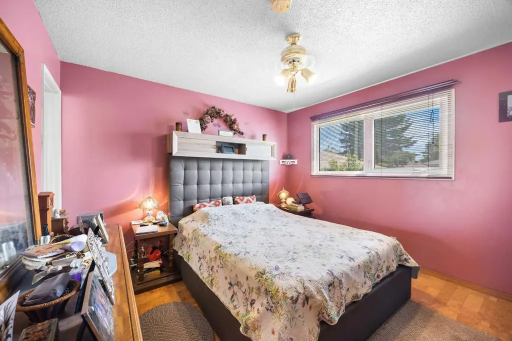 272 Huntington Close NE Calgary AB T2K 5B3