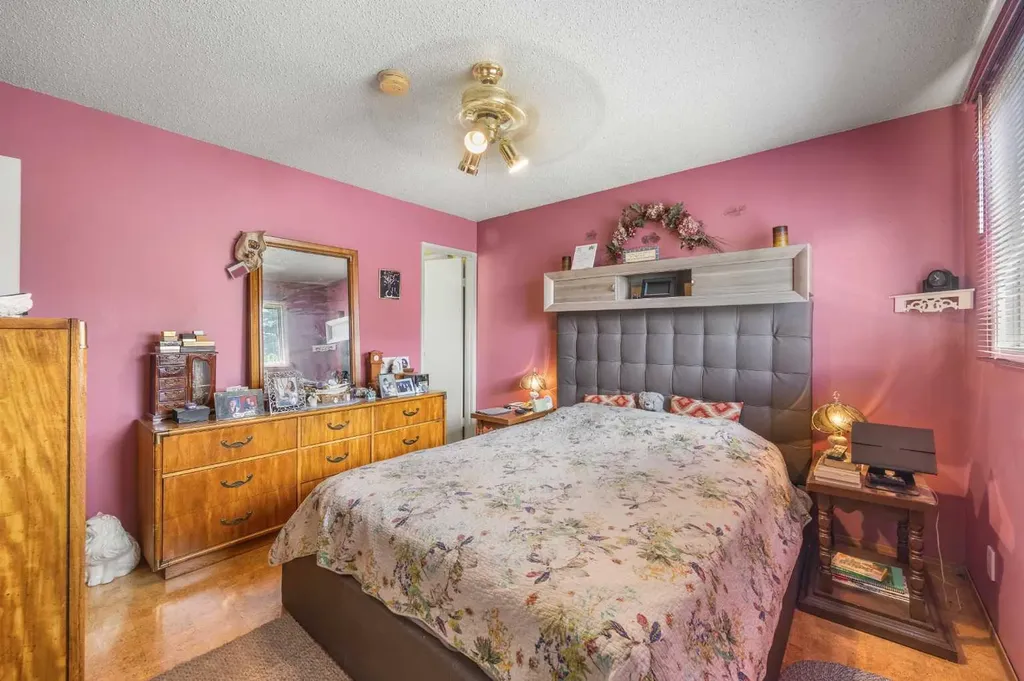 272 Huntington Close NE Calgary AB T2K 5B3