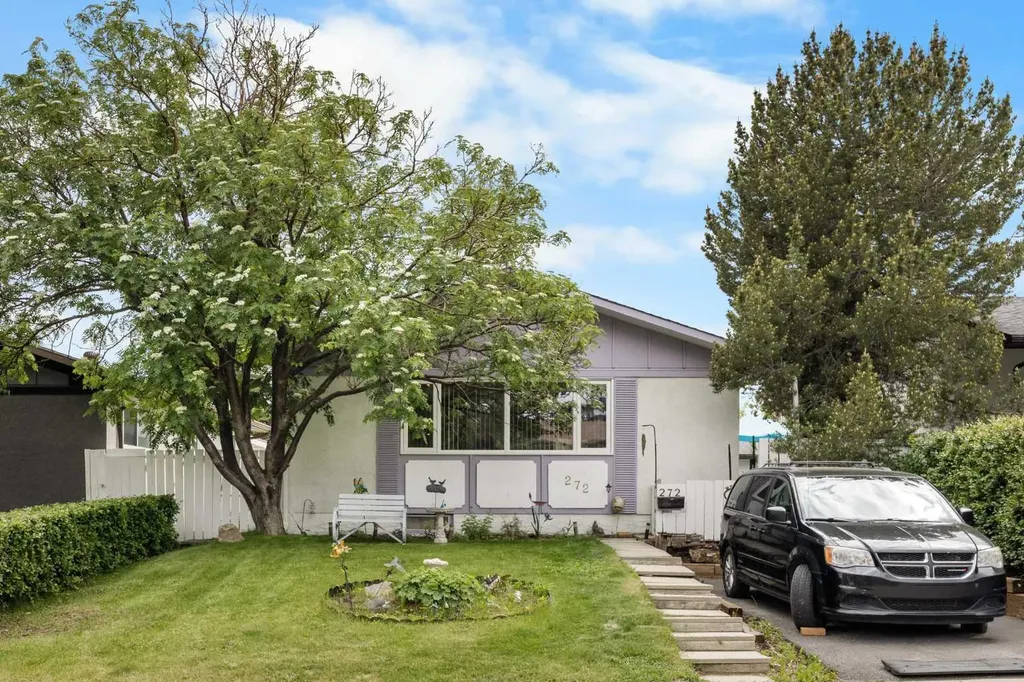 272 Huntington Close NE Calgary AB T2K 5B3