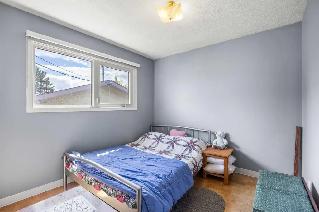 272 Huntington Close NE Calgary AB T2K 5B3
