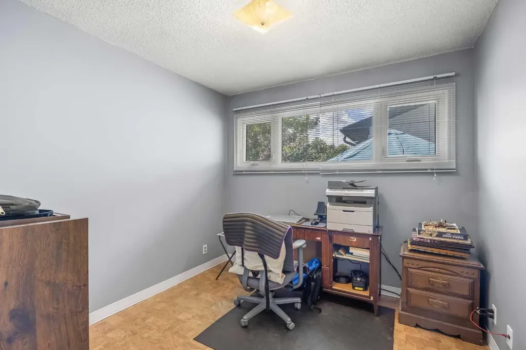 272 Huntington Close NE Calgary AB T2K 5B3