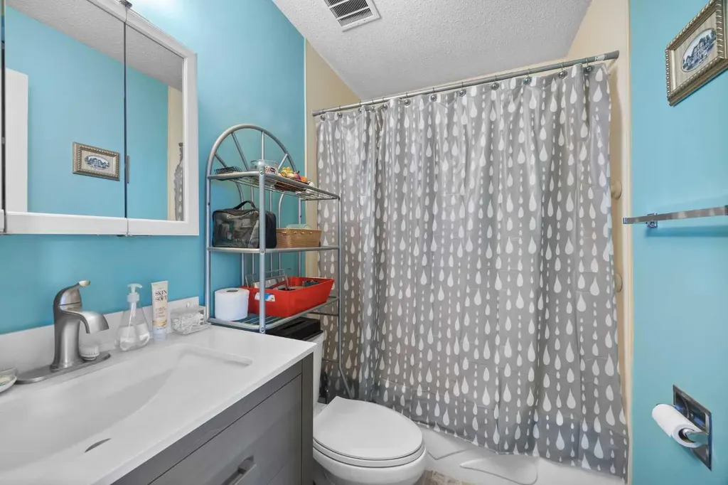 272 Huntington Close NE Calgary AB T2K 5B3