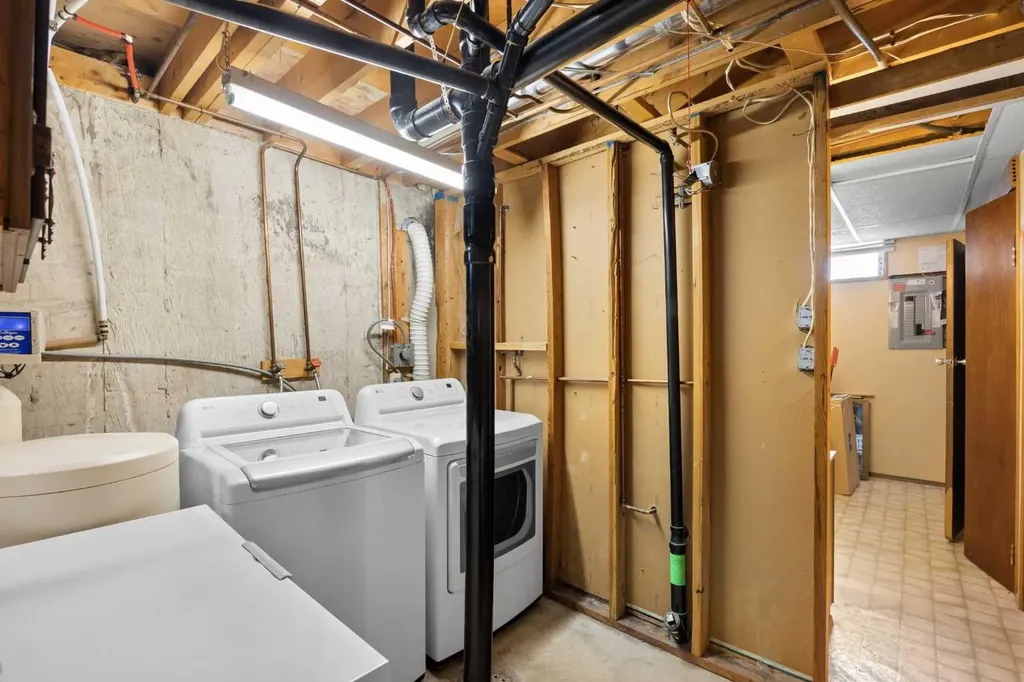 272 Huntington Close NE Calgary AB T2K 5B3