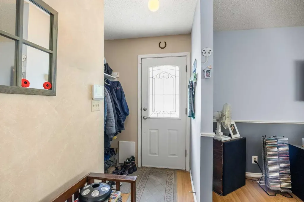272 Huntington Close NE Calgary AB T2K 5B3