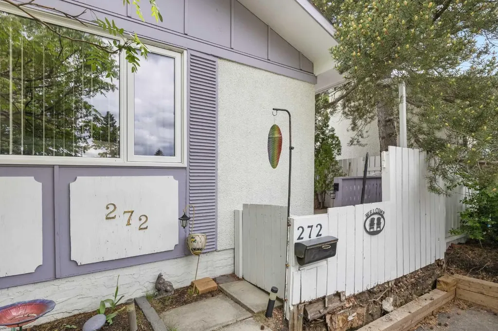 272 Huntington Close NE Calgary AB T2K 5B3