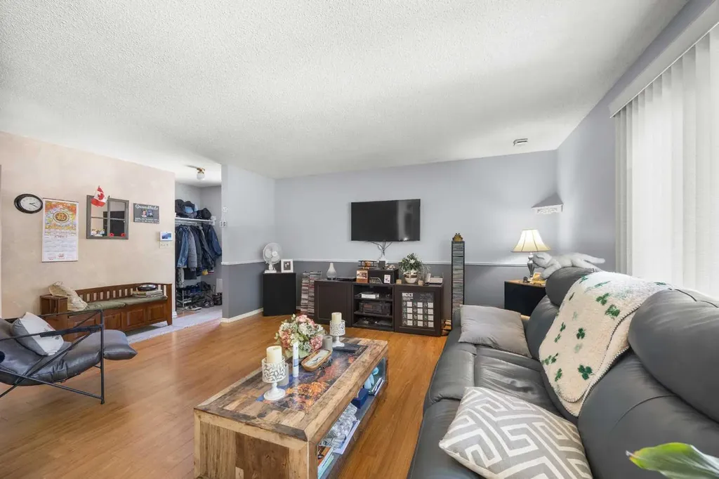 272 Huntington Close NE Calgary AB T2K 5B3