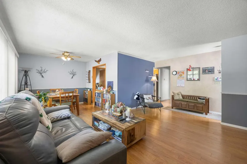 272 Huntington Close NE Calgary AB T2K 5B3