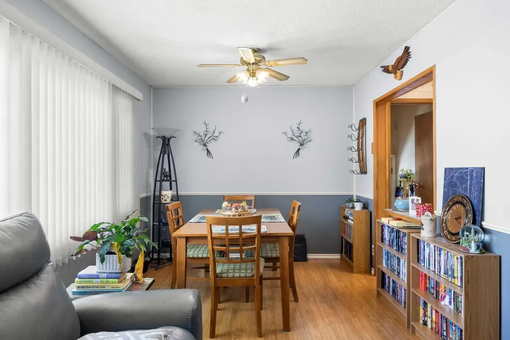 272 Huntington Close NE Calgary AB T2K 5B3