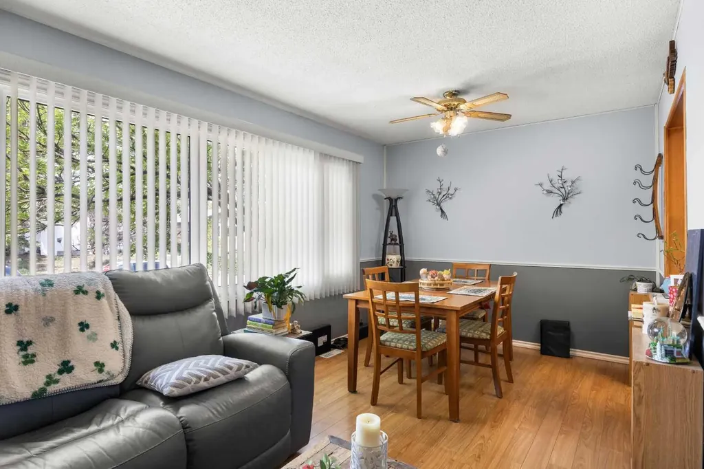 272 Huntington Close NE Calgary AB T2K 5B3