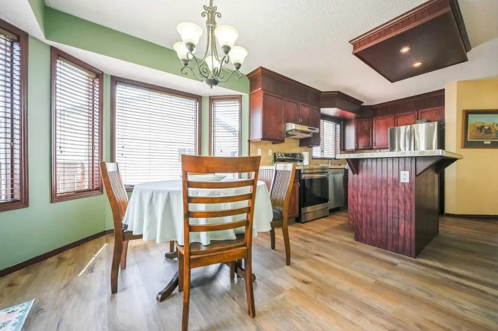 11321 95 Street Grande Prairie AB T8V 6T6