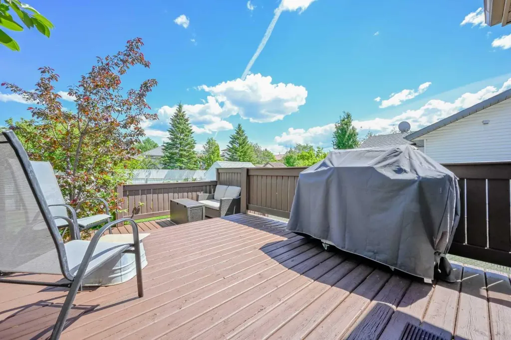 11321 95 Street Grande Prairie AB T8V 6T6