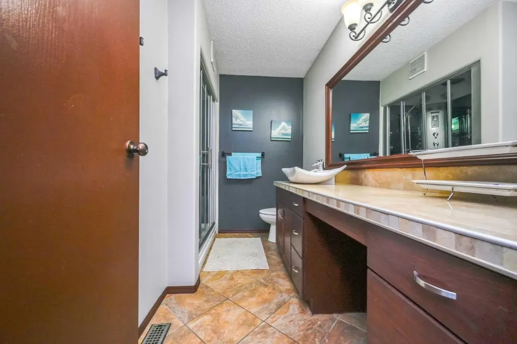 11321 95 Street Grande Prairie AB T8V 6T6