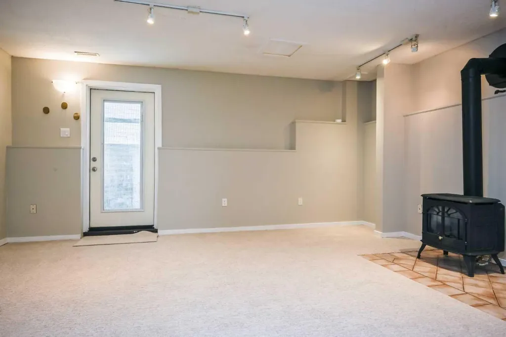 11321 95 Street Grande Prairie AB T8V 6T6