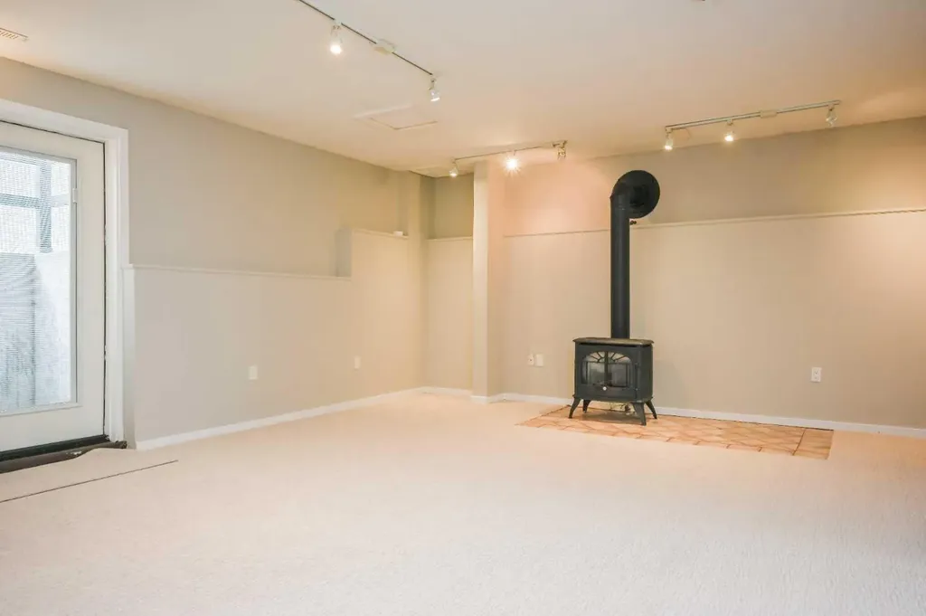 11321 95 Street Grande Prairie AB T8V 6T6