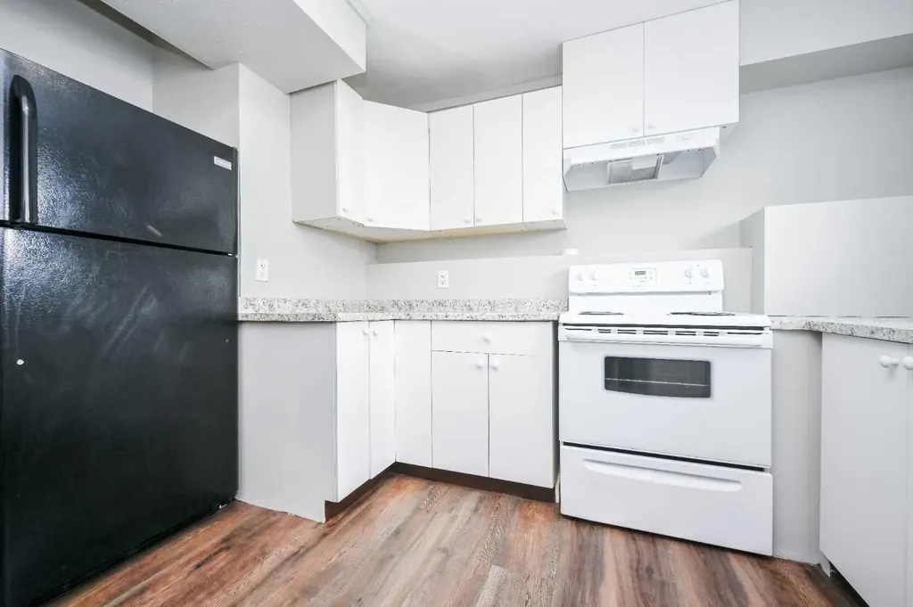 11321 95 Street Grande Prairie AB T8V 6T6