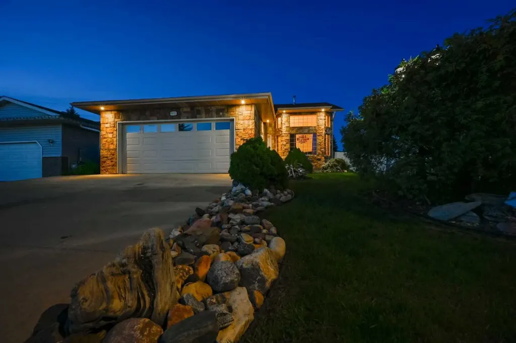 11321 95 Street Grande Prairie AB T8V 6T6
