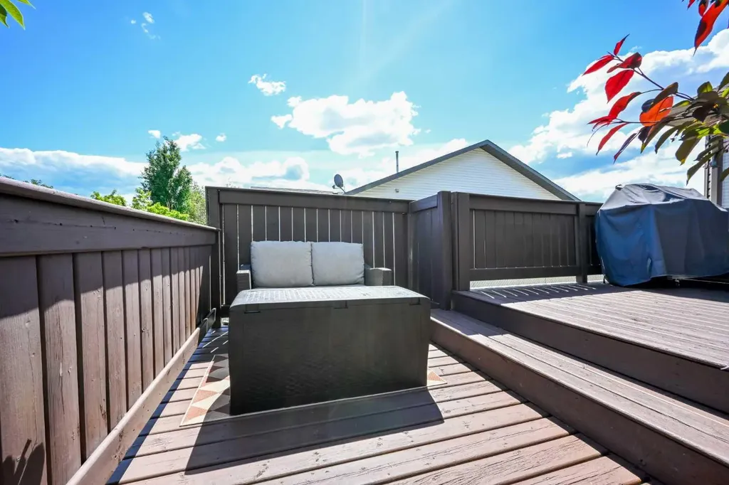 11321 95 Street Grande Prairie AB T8V 6T6