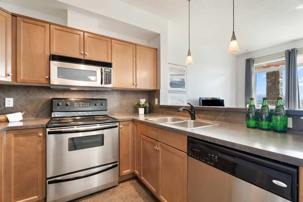 153 Rockyledge View NW Calgary AB T3G 5Y5