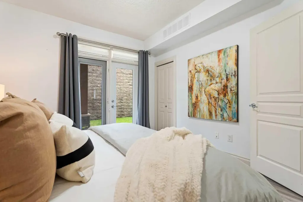 153 Rockyledge View NW Calgary AB T3G 5Y5