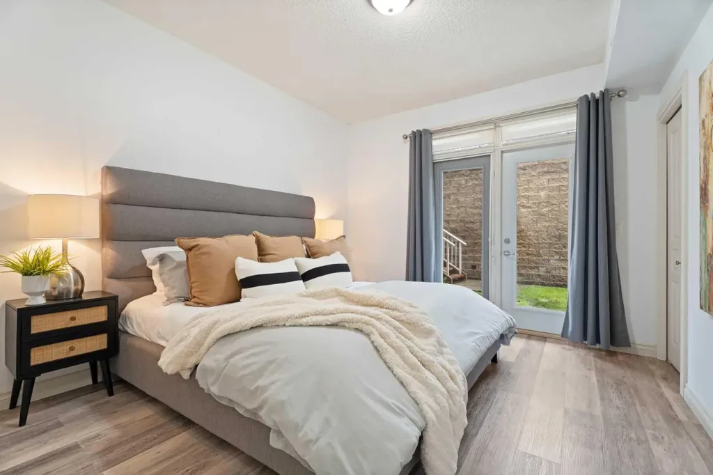 153 Rockyledge View NW Calgary AB T3G 5Y5